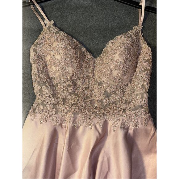 Dancing Queen, Formal Sz Sm Dusty Pink Lace And Rhinestone Bodice With Pockets - Picture 7 of 8